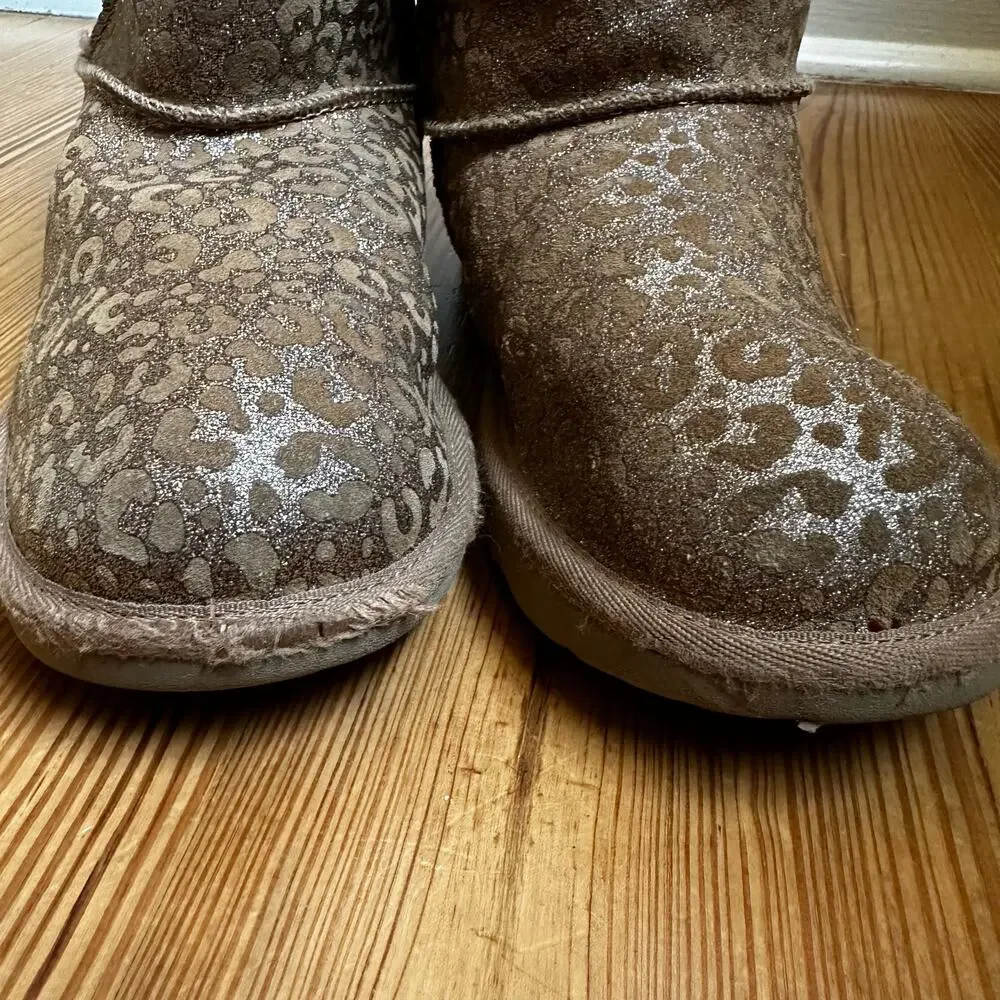 Ugg brown suede cheetah metallic calf boots‎ SIZE 6